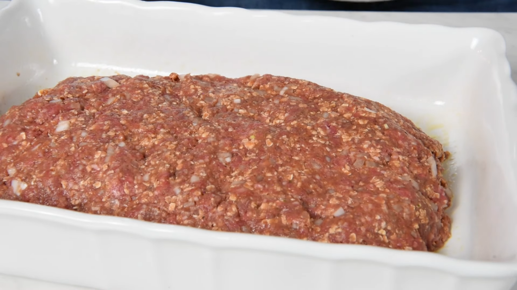 Easy and Flavorful Meatloaf Recipe with Oatmeal