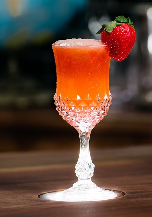 Valentine&#8217;s Day Alcoholic Drinks: Strawberry Cocktail