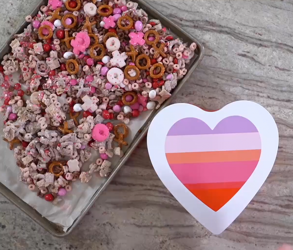 How to Make Valentine&#8217;s Snack Mix