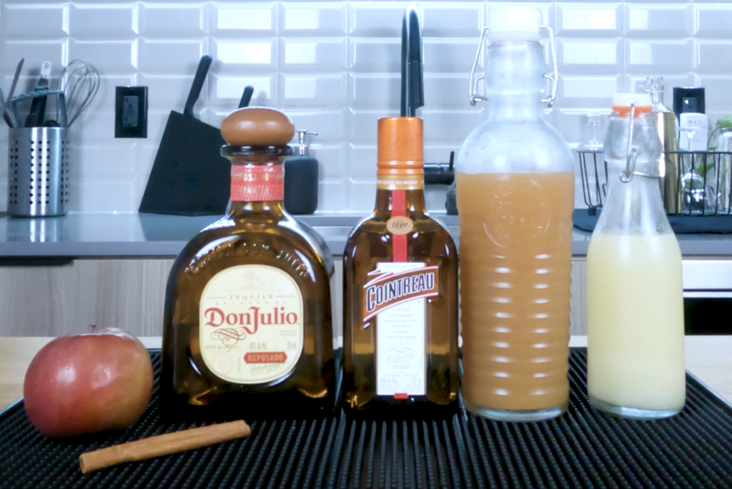 How to Make Apple Cider Margarita Thanksgiving
