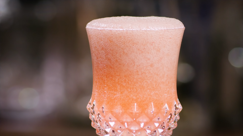 Valentine&#8217;s Day Alcoholic Drinks: Strawberry Cocktail