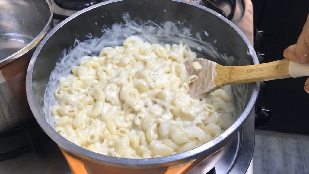 How to Make Thanksgiving Mac and Cheese