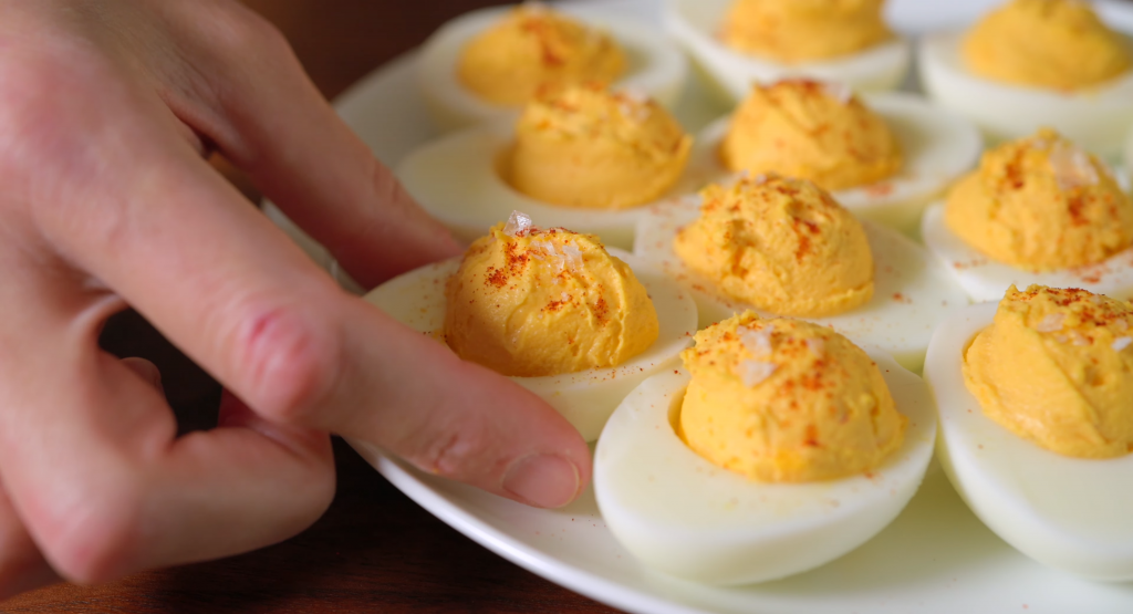 How to Make Thanksgiving Deviled Eggs