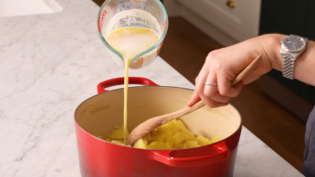 How to Make Thanksgiving Mashed Potatoes