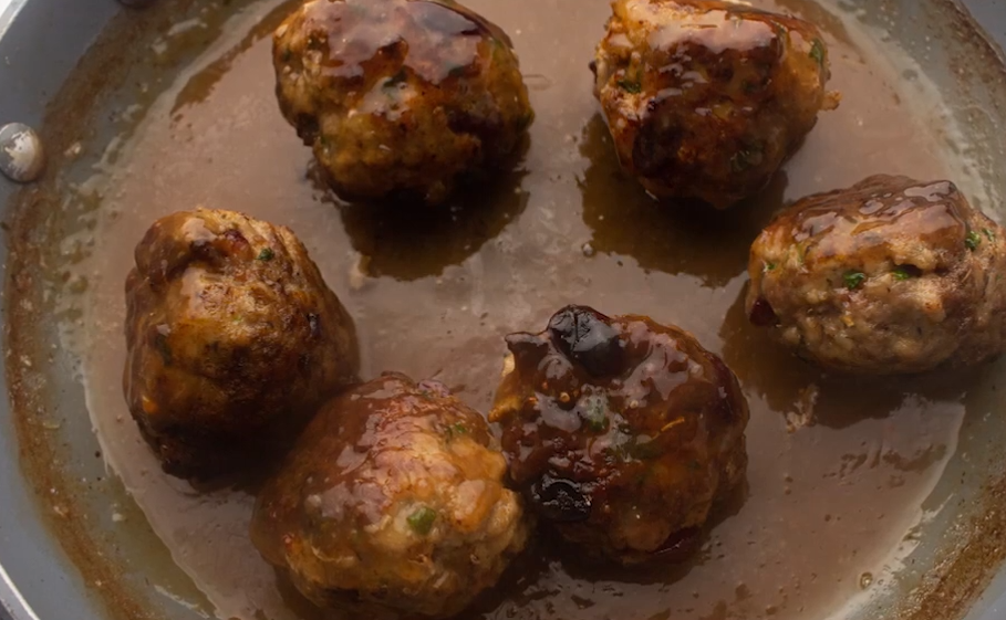 How to Make Christmas Meatballs