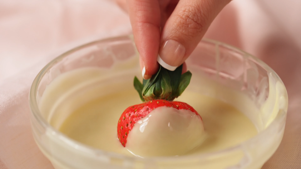 How to Make Valentine&#8217;s Day Chocolate Covered Strawberries