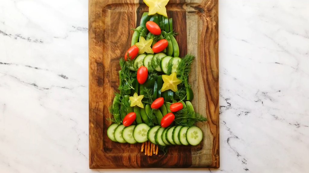 How to Make Christmas Veggie Tray