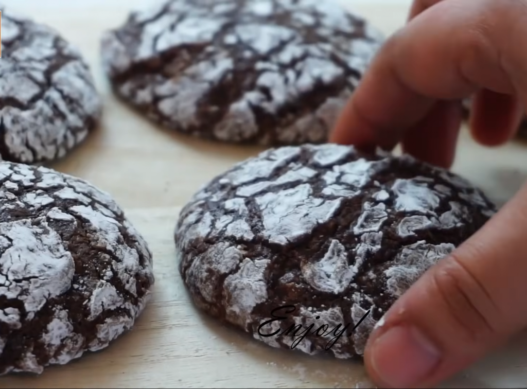 Ricetta biscotti crinkle al cioccolato fondente