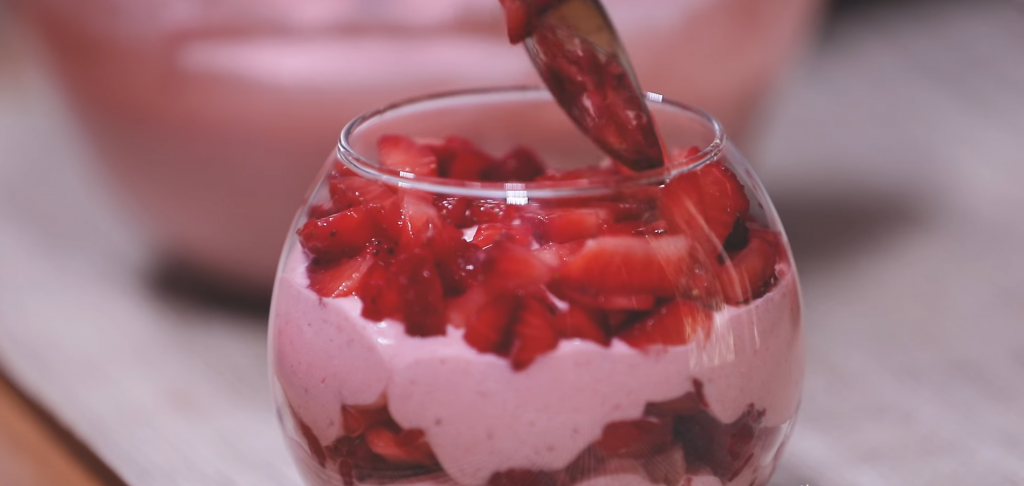 Strawberry Mousse &#8211; Valentine&#8217;s Day Dessert Easy