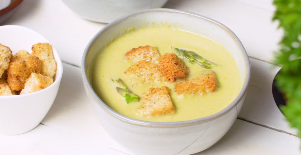 Easy Spring Dinner: Asparagus Soup