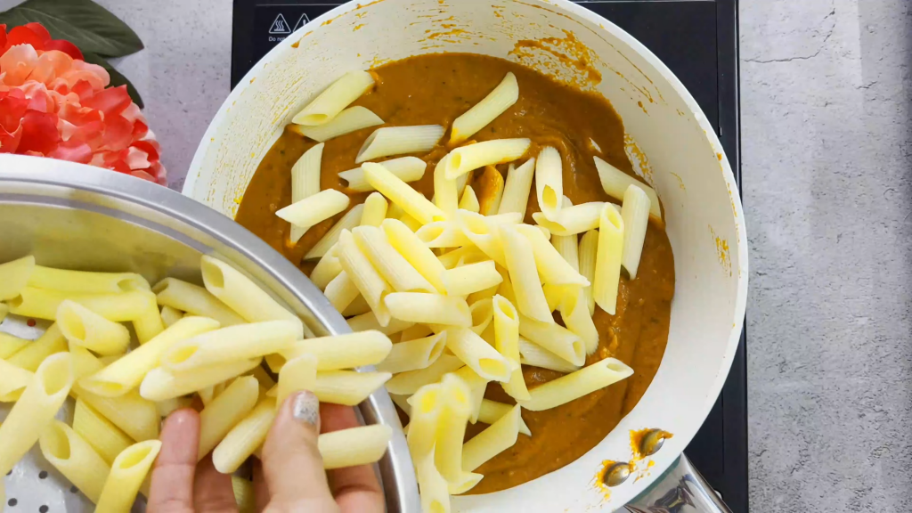 Valentine&#8217;s Day Food: Pasta in Roasted Tomato Sauce