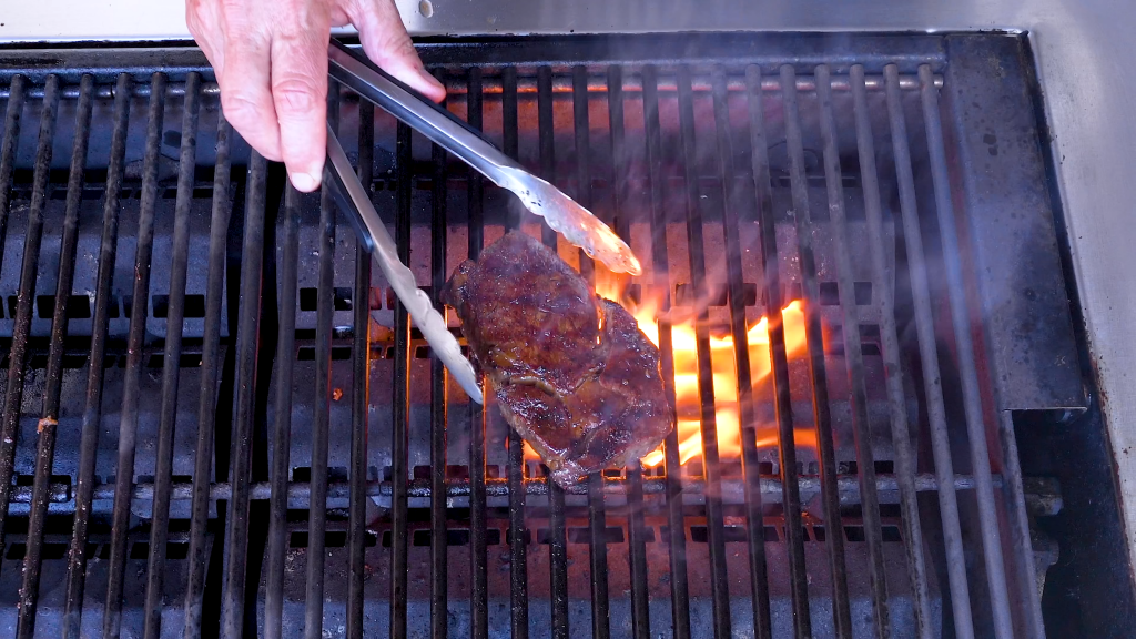 Summer Dinner Recipes: Steak with Grilled Corn Salad