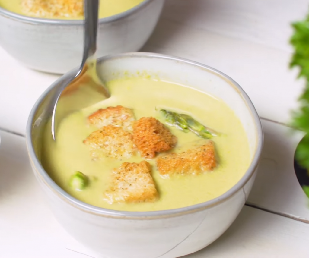 Easy Spring Dinner: Asparagus Soup