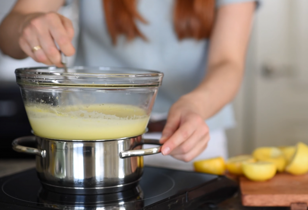 Cómo hacer macarrones de Pascua con cuajada de limón
