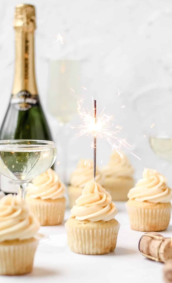 16 New Years Cake Ideas to Sweeten Your Celebration