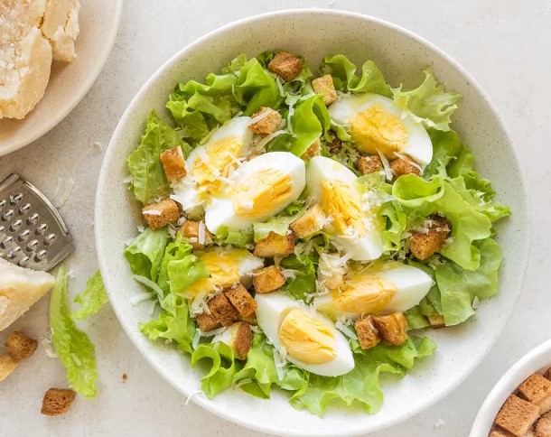 20 recettes de salades aux œufs 2024
